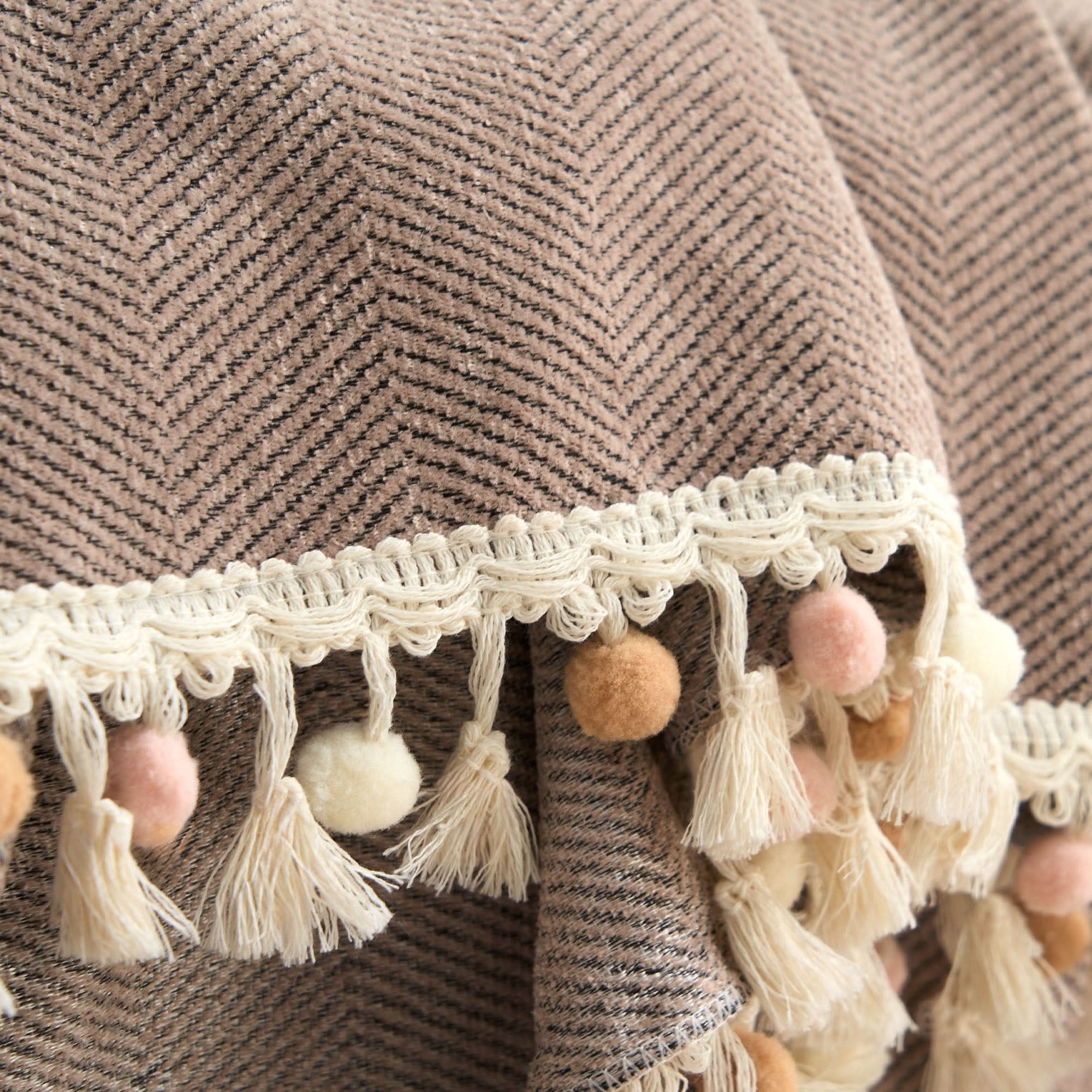 Capa de Sofá Espinha de Peixe com Franjas Pet-Friendly Estilo Boho Luxo